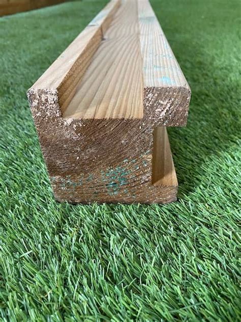 slotted corner post